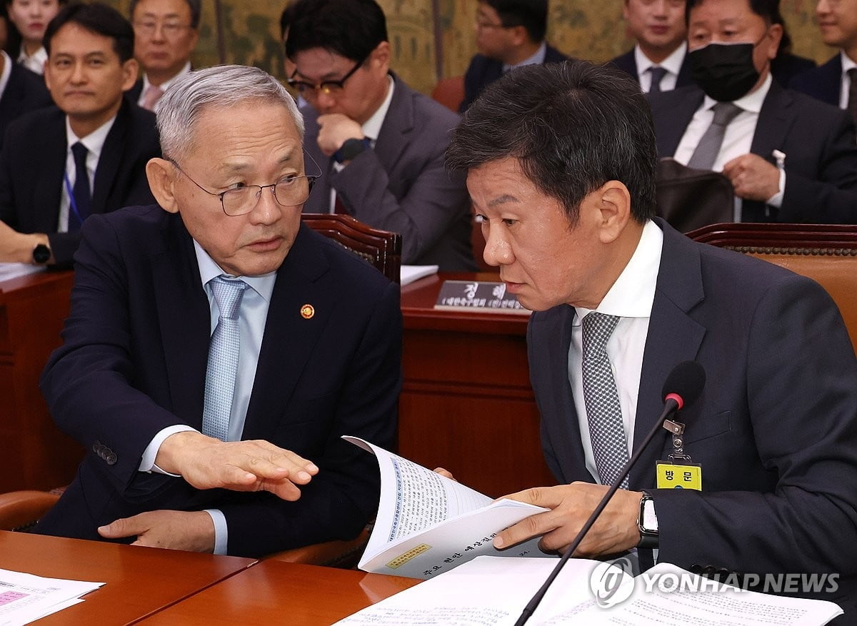 ⚽德甲战报：穆西亚拉双响，于帕破门+超巨失误，拜仁慕尼黑4-2海登海姆