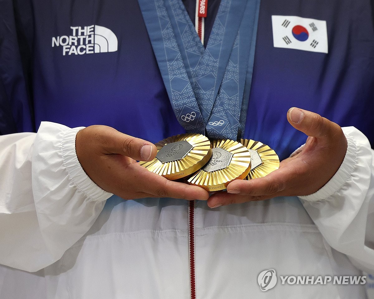 丰塞卡：我们本可以进6、7个，我们没有给恩波利任何机会