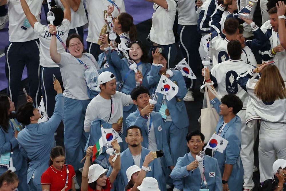 跟队记者：奥卡福尔在对阵热那亚的比赛中小腿受伤