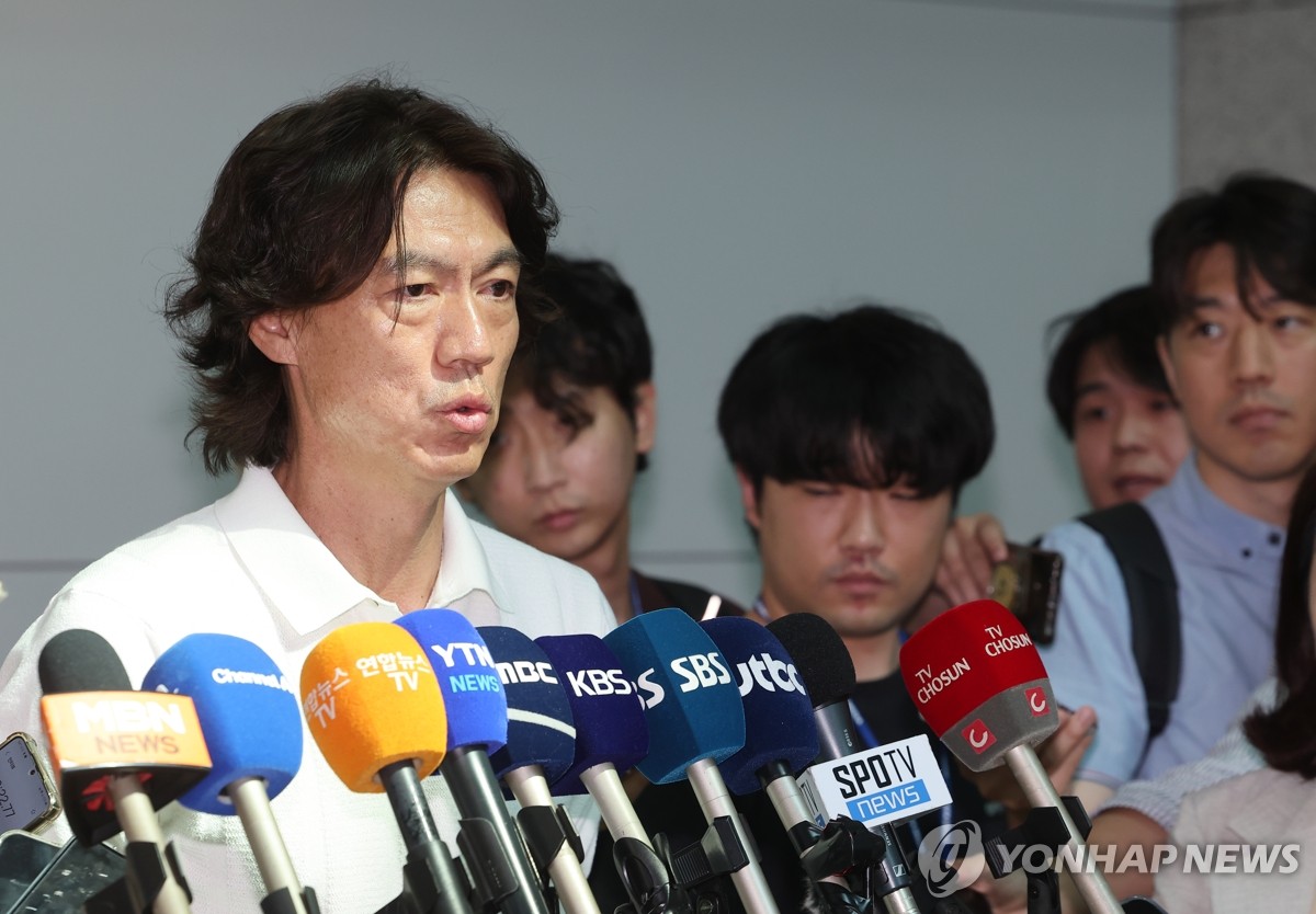 “小虫”博格斯：库里曾说要和我长得一样高 我说人家会怀疑你爸是谁
