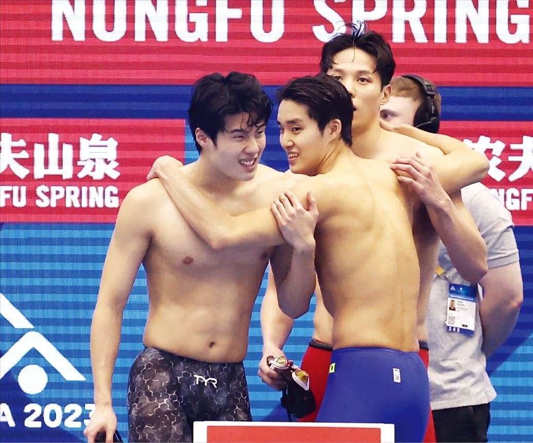 姚明任期内中国男篮完成了历史上第一次归化：引进李凯尔