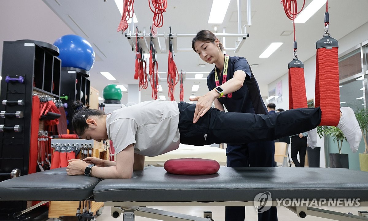 沙欣：吉滕斯踢得很好，唯一需要加强的是决策能力