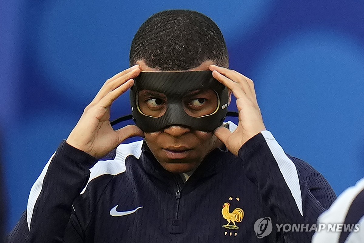 ⚽欧冠半场：哈弗茨头球破僵 萨卡任意球建功 阿森纳暂2-0巴黎圣日耳曼