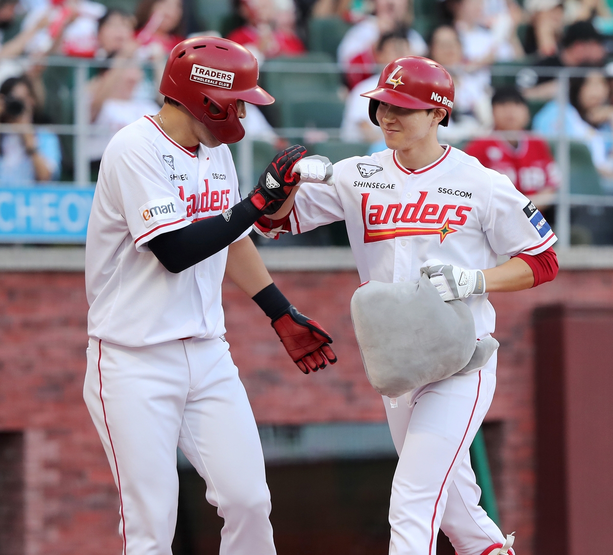 费耶诺德vs勒沃库森半场数据：射门8-5，射正2-4