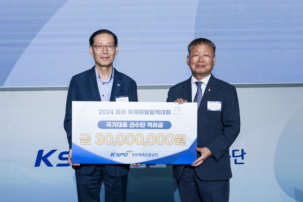 阿尔瓦雷斯：瓜帅邀请我回曼城正式告别 有机会我可能会去