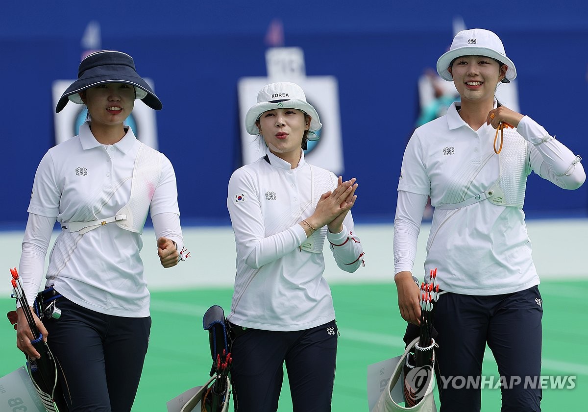 【英超集锦】范尼主帅告别战 B费、加纳乔破门 曼联3-0莱斯特城