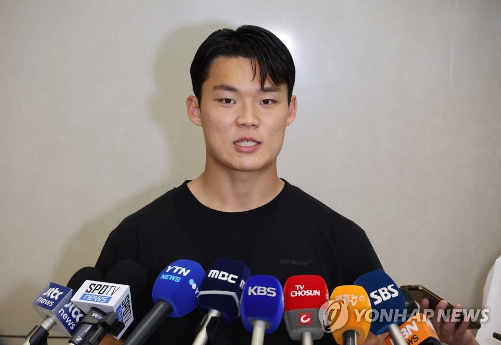 西媒：亚马尔为拉玛西亚小将赠送新款耳机作为圣诞礼物