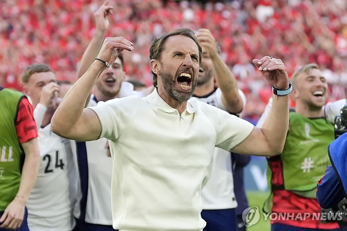 半场-利物浦暂1-1南安普顿 索博破门罗伯逊送点