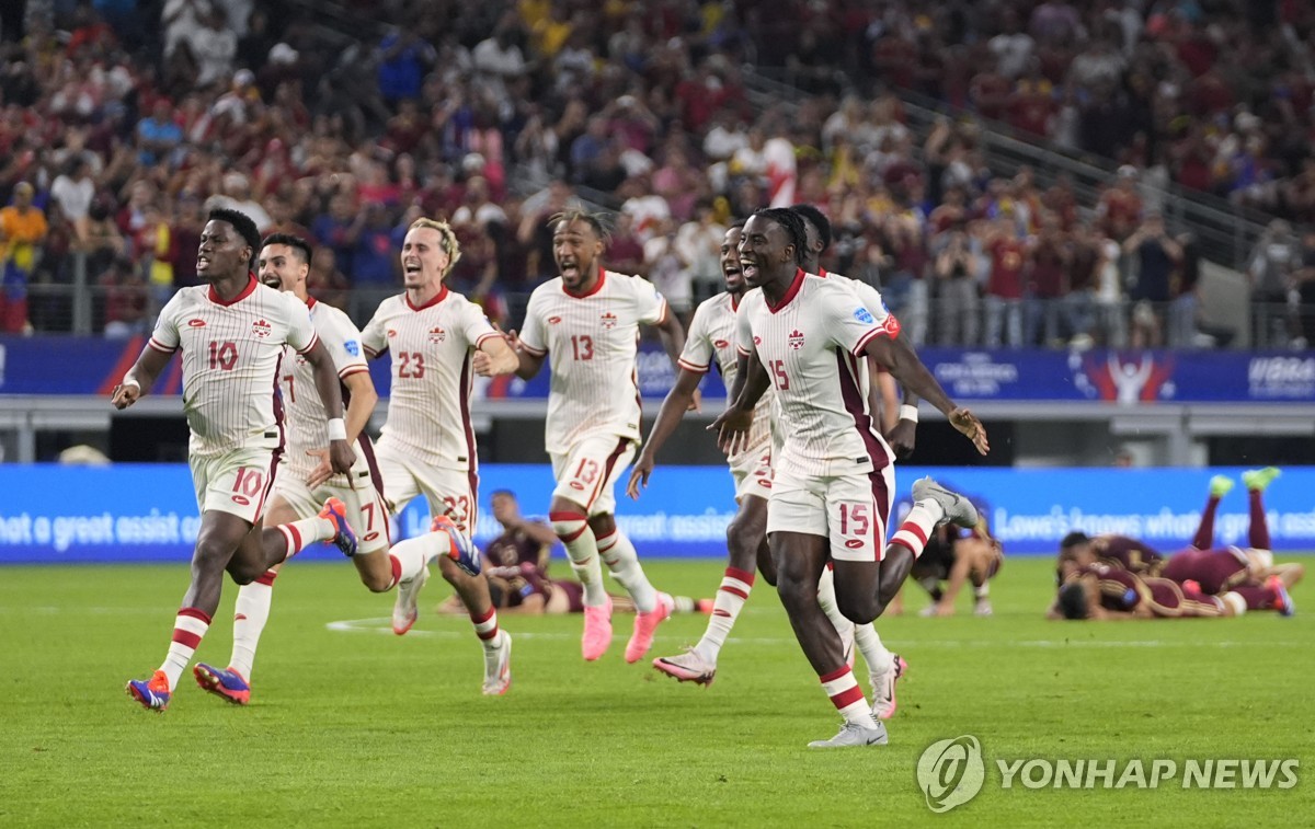 ⚽意甲战报：罗马尼奥利染红 卡巴尔造乌龙绝杀 尤文1-0十人拉齐奥